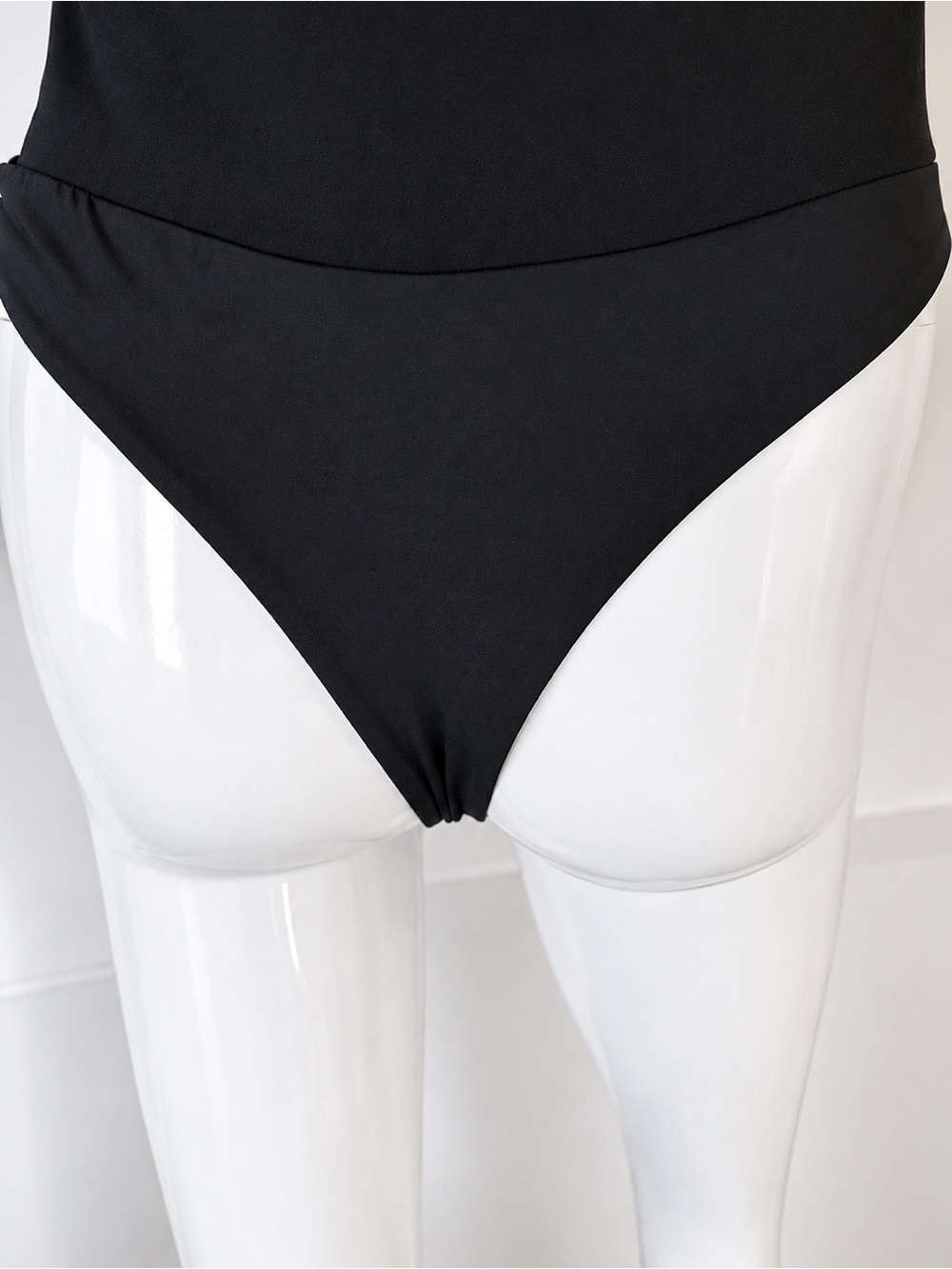 π ASTR THE LABEL NWT Black Puff Sleeve Bodysuit V Neck Quiet Luxury Sz Medium - Picture 6 of 16